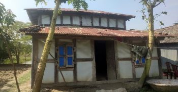 কলাপাড়ায় রাতের আধারে এক গৃহবধুর বসত ঘরে হামলা