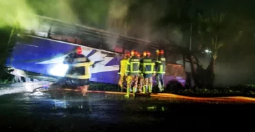 গাইবান্ধায় যাত্রীবাহী বাসে অগ্নিকাণ্ড