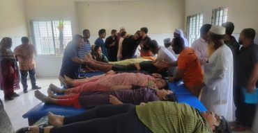 আমতলীতে বিয়ের যাত্রী নিয়ে সেতু ভেঙে মাইক্রোবাস খালে, নিহত ১০