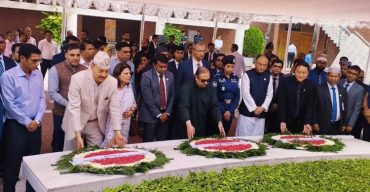 টুঙ্গিপাড়ায় বঙ্গবন্ধুর সমাধিতে বিচারপতিদের শ্রদ্ধা