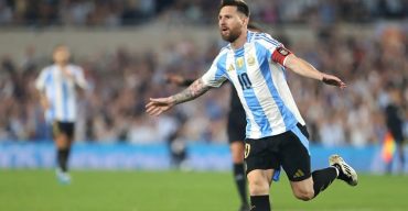 মেসির হ্যাটট্রিকে আর্জেন্টিনার আধা ডজন