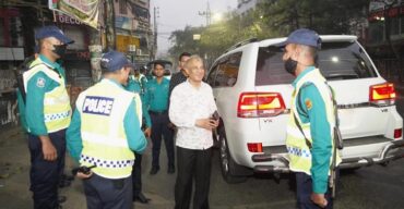 ভোরে হঠাৎ থানায় হাজির স্বরাষ্ট্র উপদেষ্টা