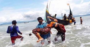 বাংলাদেশে অনুপ্রবেশের সময় রোহিঙ্গাবোঝাই নৌকাডুবি