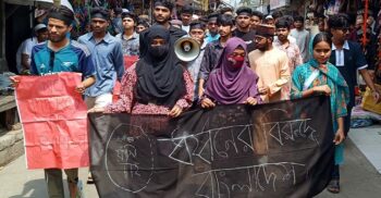 ধর্ষকদের বিরুদ্ধে কলাপাড়ায় ছাত্র জনতার লাঠি মিছিল