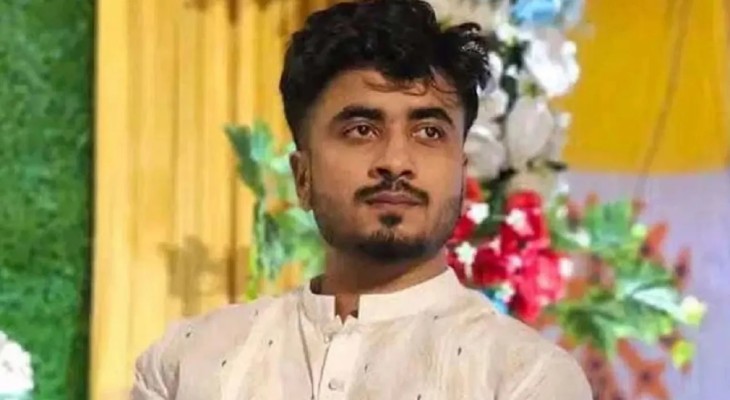 পারভেজ 'হাসাহাসি' করেছে দাবি করা সেই দুই ছাত্রী বহিষ্কার