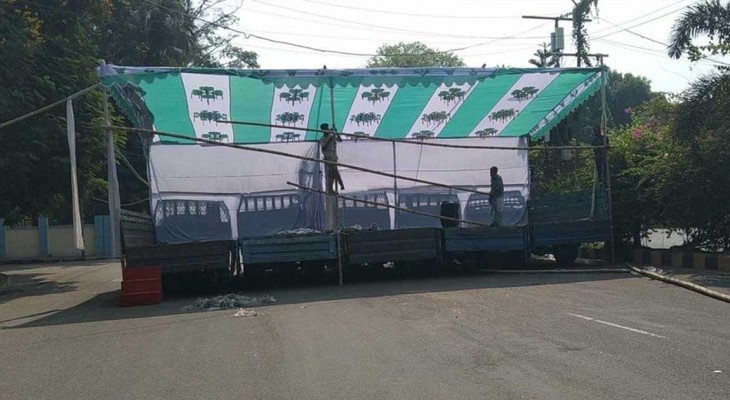 প্রধান উপদেষ্টার বাসভবন যমুনার সামনে তৈরি হচ্ছে মঞ্চ