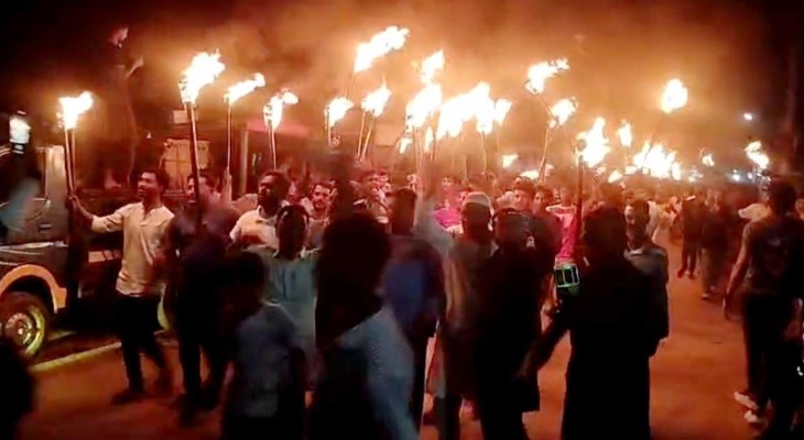 কিশোরগঞ্জ-৫- শেখ মুজিবুর রহমানের মনোনয়ন চেয়ে মশাল মিছিল