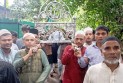 হাতকড়া পরে বাবার জানাজায় অংশ নিলেন কার্যক্রম নিষিদ্ধ আ.লীগের নেতা
